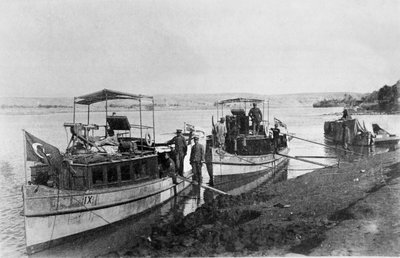 Kanonenboote, 1916-17 von English Photographer